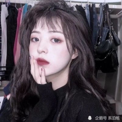 她是盲人，也是中国第一位盲人化妆师